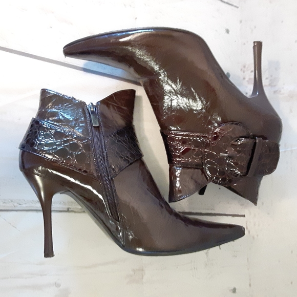 ITALINA ZIPPERED BOOTIES - Picture 5 of 7